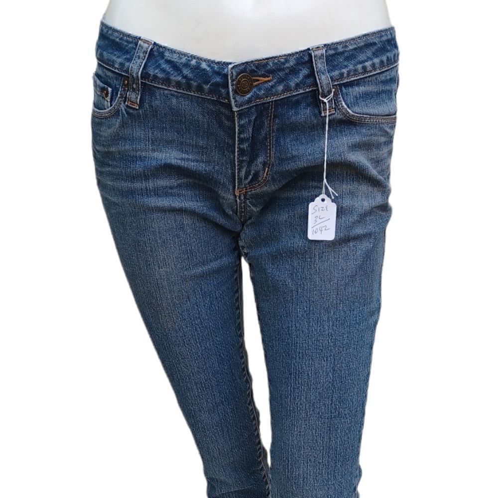 10422...Bullhead Super Skinny Jeans Size 3L, 28" Waist 32" Inseam 7" Rise